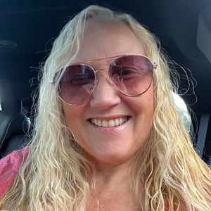 Meet your Posher, Connie